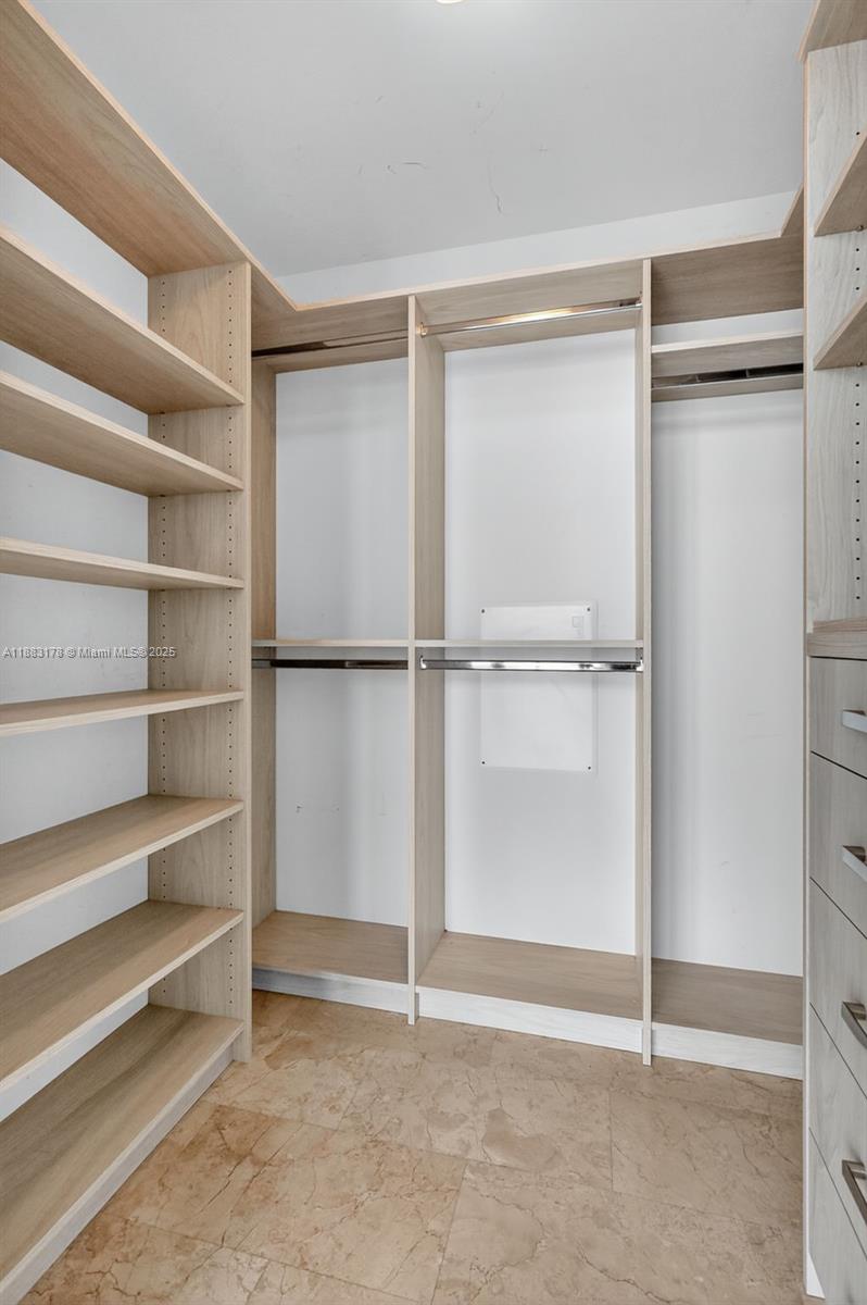 88 Southwest 7th Street, Unit 2402 Miami, FL 33130 - Photo 22 of 38 a view of an empty room