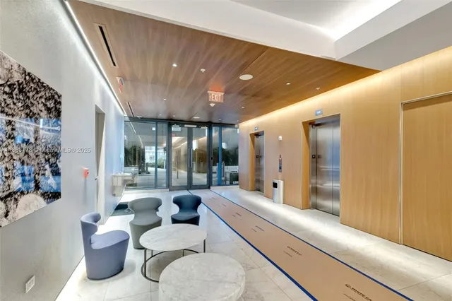 $1,500,000 | 88 Southwest 7th Street, Unit 2402, Miami, FL 33130