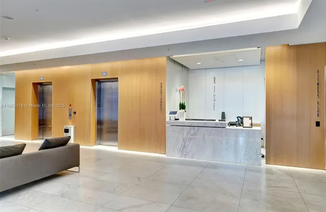 $1,500,000 | 88 Southwest 7th Street, Unit 2402, Miami, FL 33130