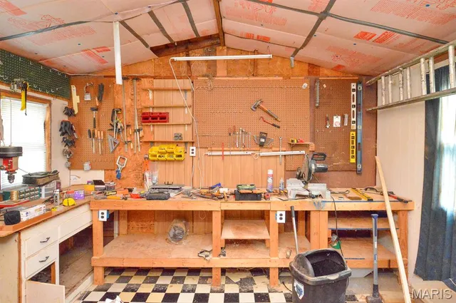 $119,900 | 1900 North 17th Street, Belleville, IL 62226