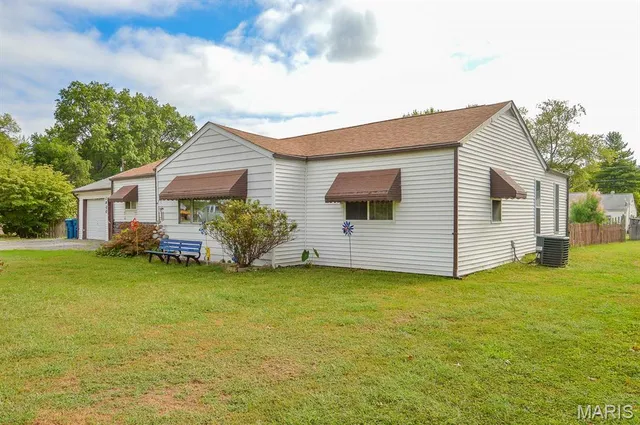 $119,900 | 1900 North 17th Street, Belleville, IL 62226