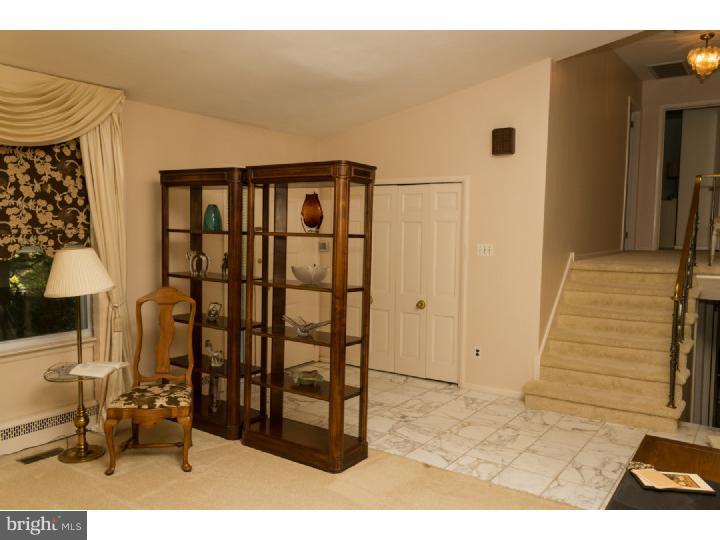 550 Susquehanna Road Huntingdon Valley, PA 19006 - Photo 5 of 25 Foyer