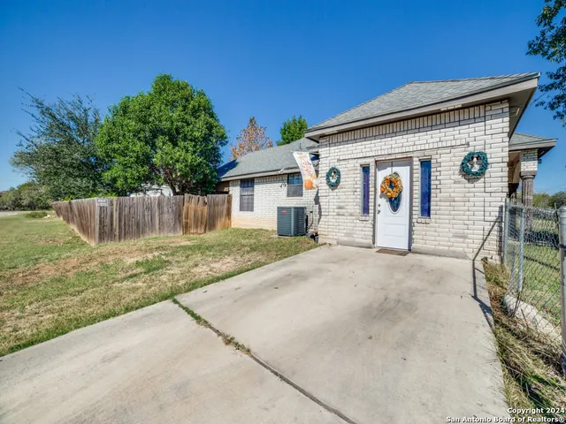 $399,000 | 403 Hackberry Street, Bandera, TX 78003