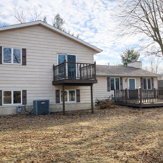 602 North 29th Road LaSalle, IL 61301 - Photo 4 of 28 a view of a house with a yard
