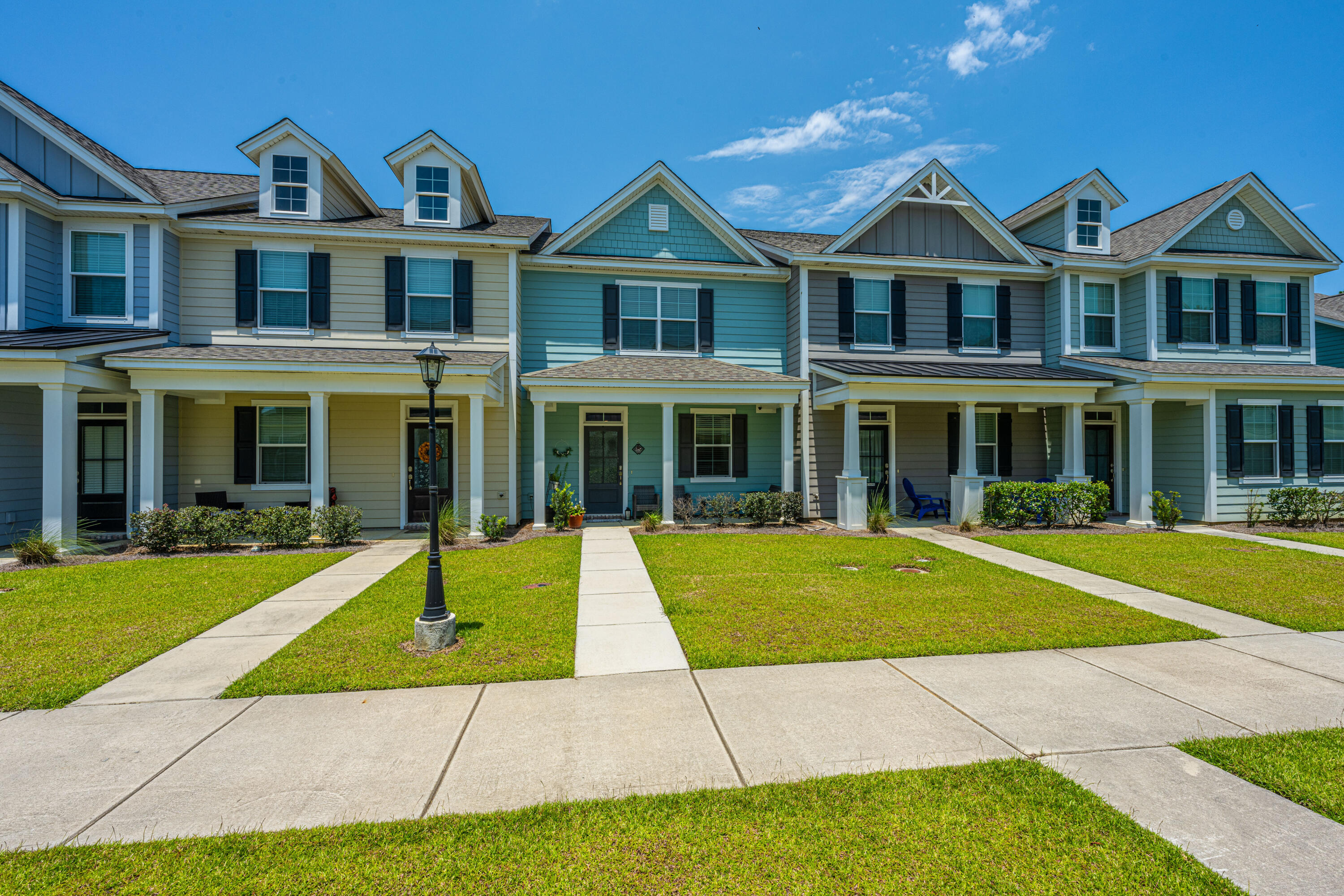 405 Stoneleigh Lane Moncks Corner, SC 29461 - Photo 3 of 33 405StoneleighLane003