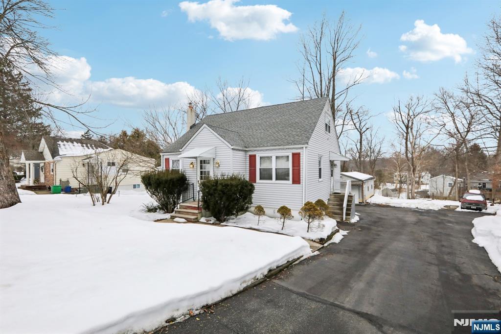 86 Kakeout Road Butler, NJ 07405 - Photo 1 of 44