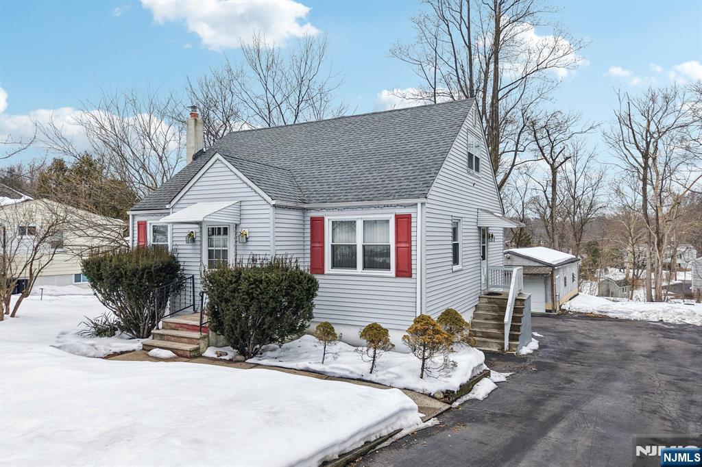 86 Kakeout Road Butler, NJ 07405 - Photo 2 of 44