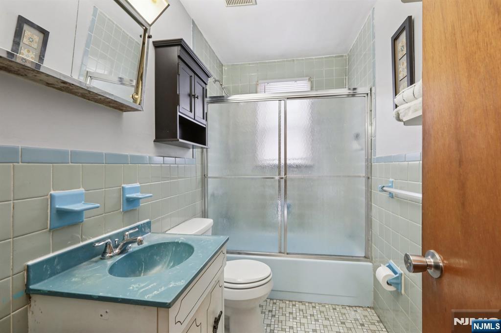 86 Kakeout Road Butler, NJ 07405 - Photo 26 of 44