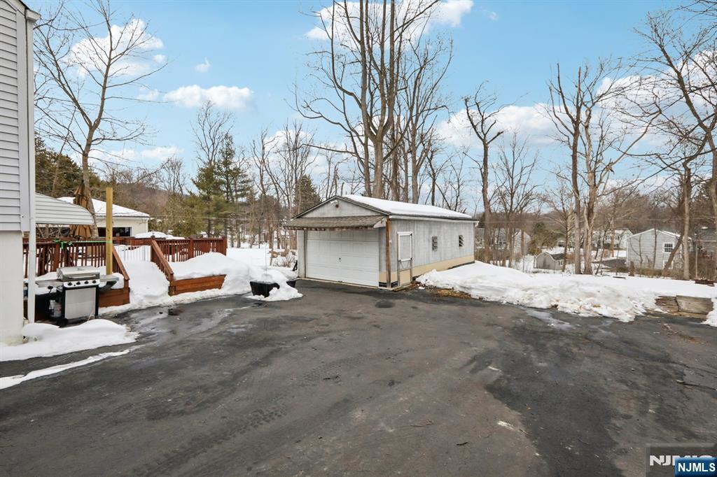 86 Kakeout Road Butler, NJ 07405 - Photo 35 of 44