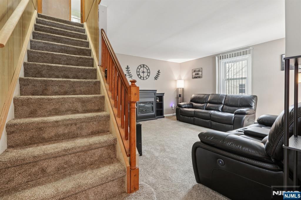 86 Kakeout Road Butler, NJ 07405 - Photo 6 of 44