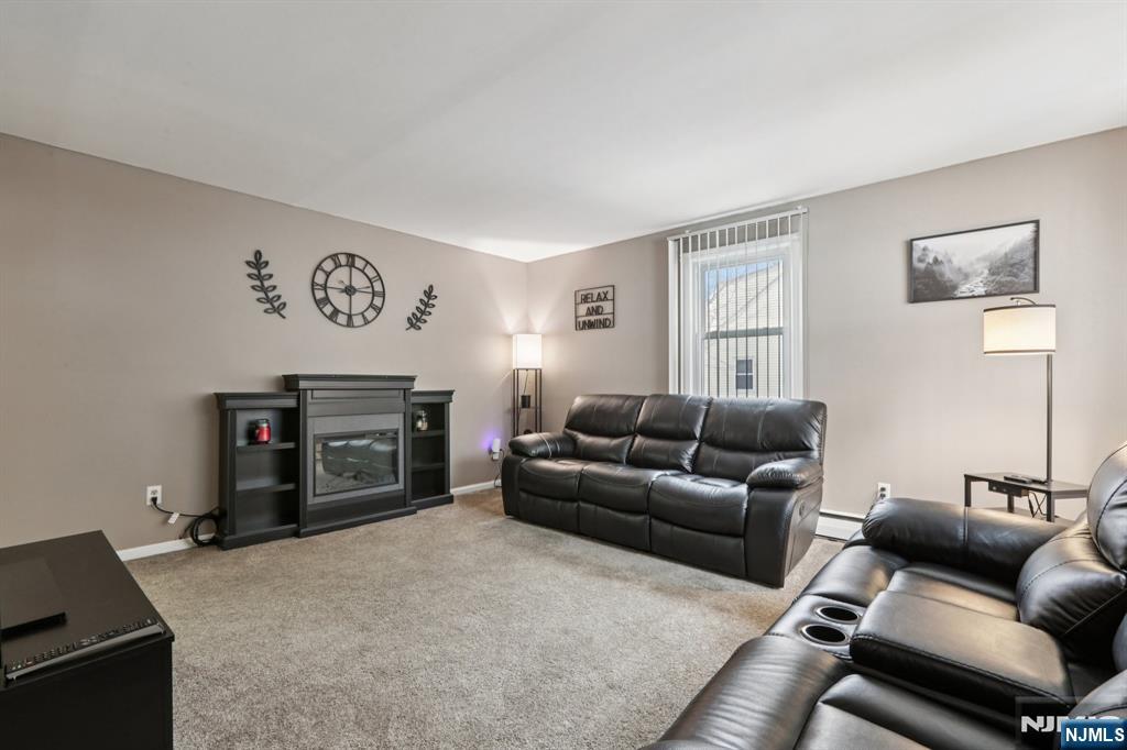 86 Kakeout Road Butler, NJ 07405 - Photo 8 of 44