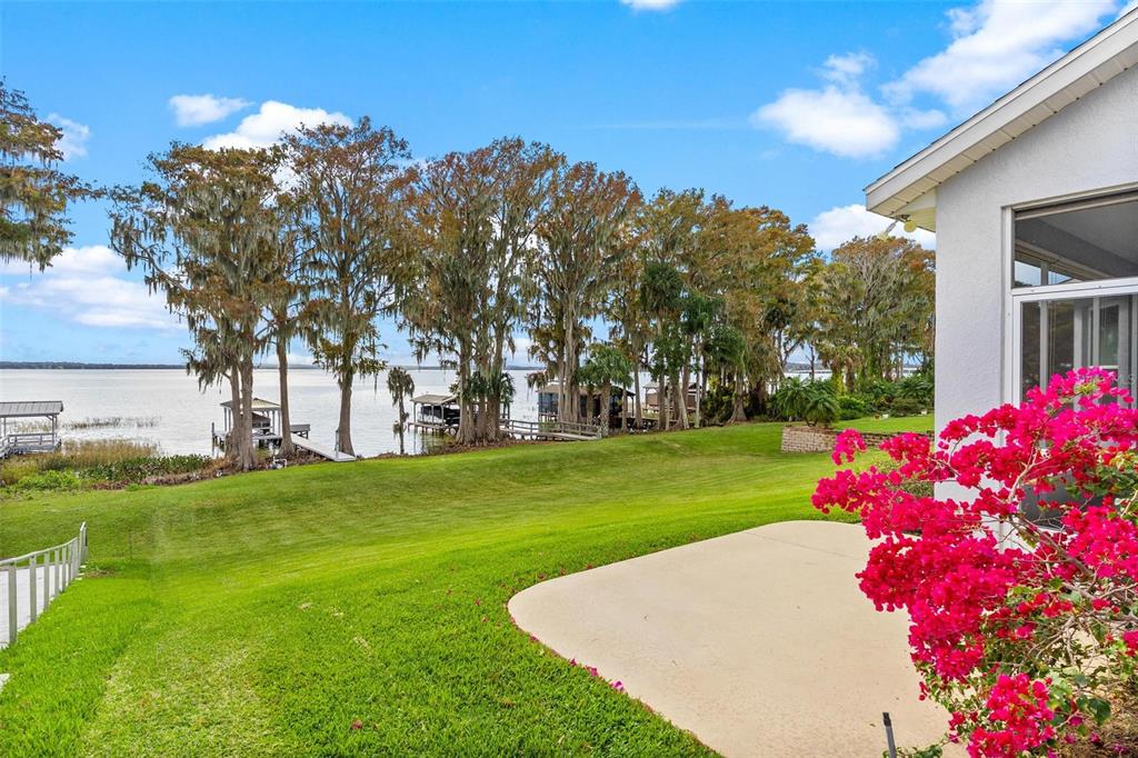 5565 Bounty Circle Tavares, FL 32778 - Photo 9 of 73