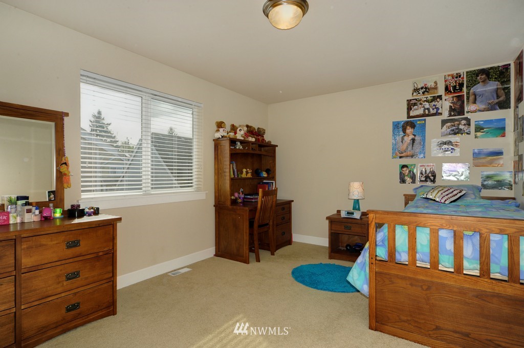 3126 Garden Avenue North Renton, WA 98056 - Photo 13 of 18