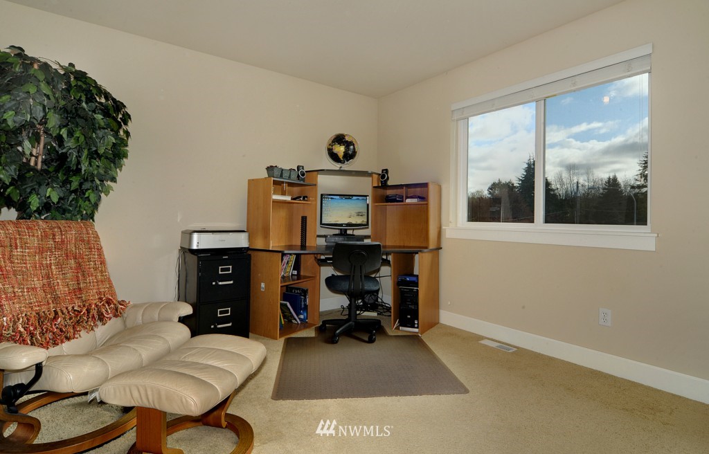 3126 Garden Avenue North Renton, WA 98056 - Photo 15 of 18