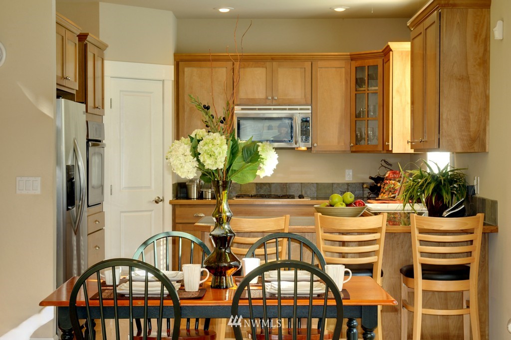 3126 Garden Avenue North Renton, WA 98056 - Photo 5 of 18