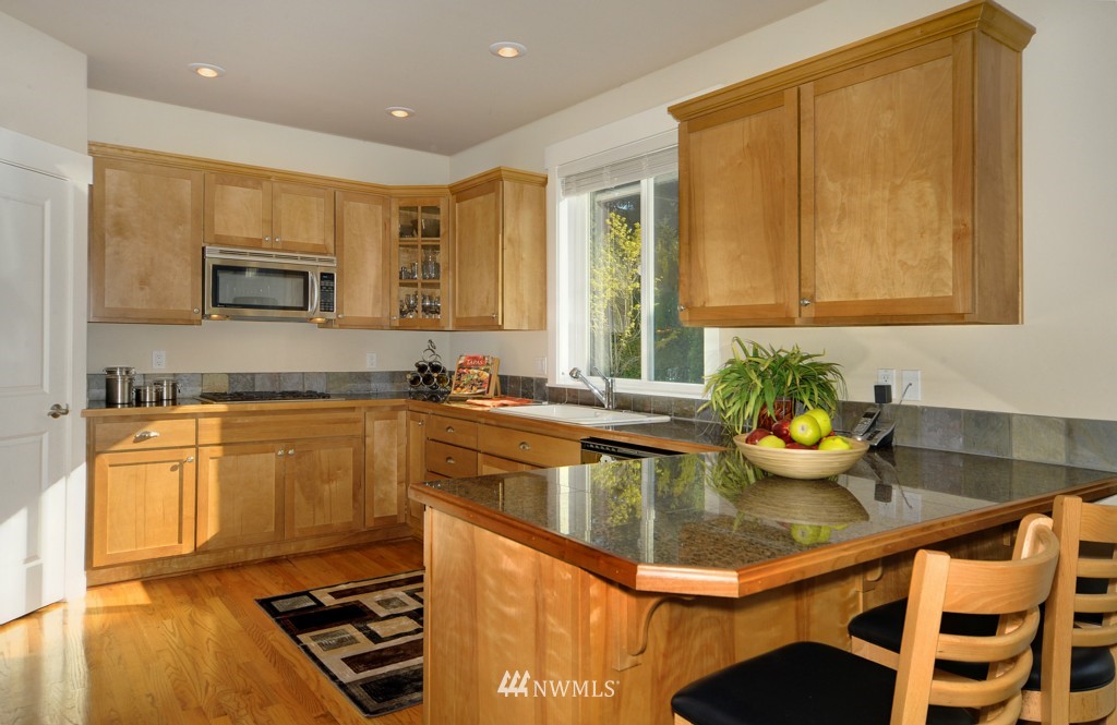 3126 Garden Avenue North Renton, WA 98056 - Photo 6 of 18
