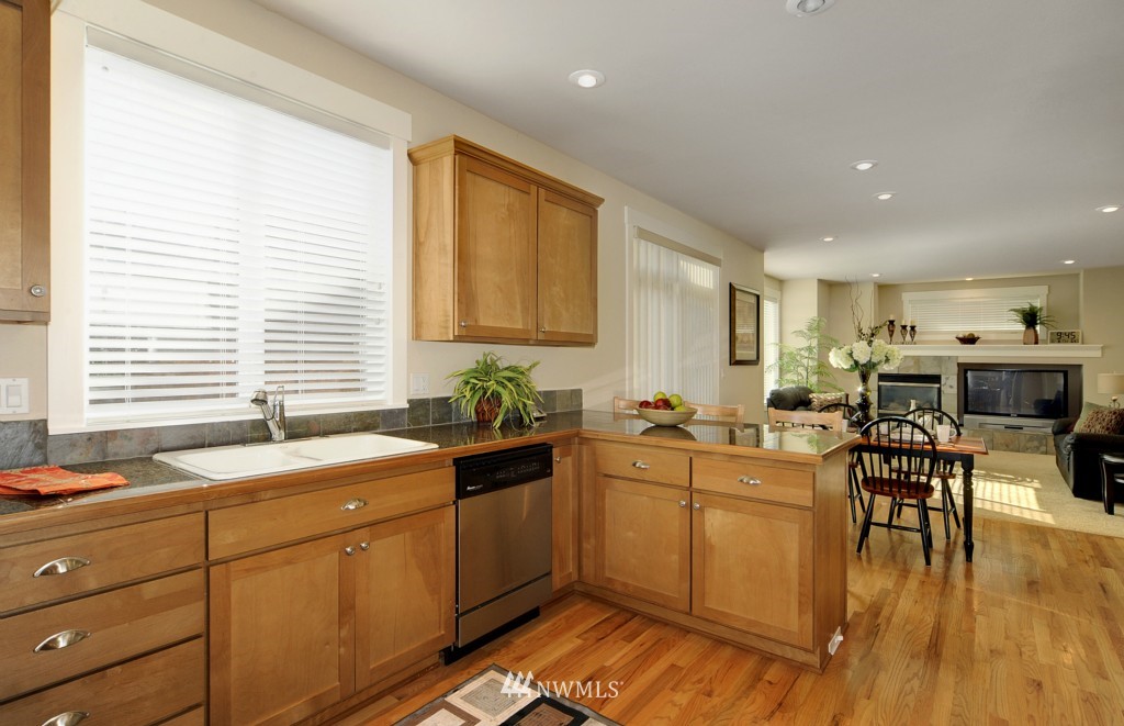 3126 Garden Avenue North Renton, WA 98056 - Photo 7 of 18