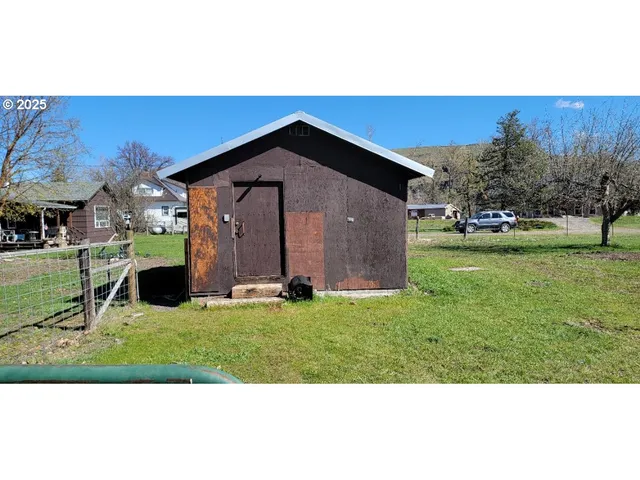 $349,000 | 504 East Highway 82, Wallowa, OR 97885