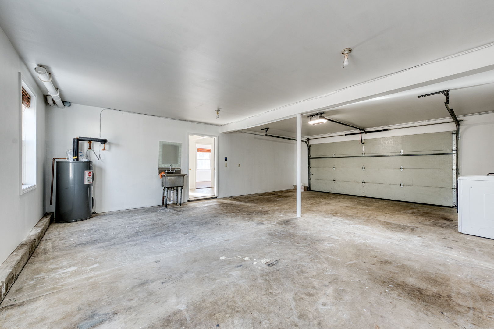 27 Aspen Place Windham, CT 06226 - Photo 39 of 39 a view of a room with closet