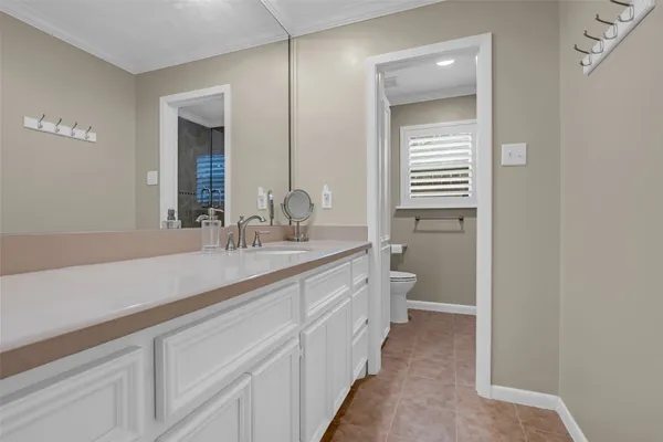 $3,900 | 10051 Meadow Lake Lane, Houston, TX 77042