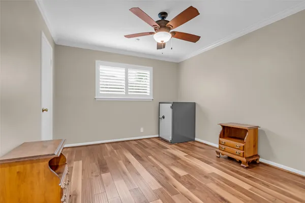 $3,900 | 10051 Meadow Lake Lane, Houston, TX 77042