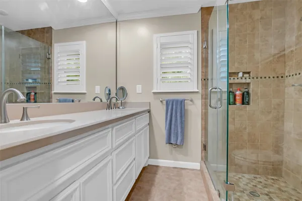 $3,900 | 10051 Meadow Lake Lane, Houston, TX 77042