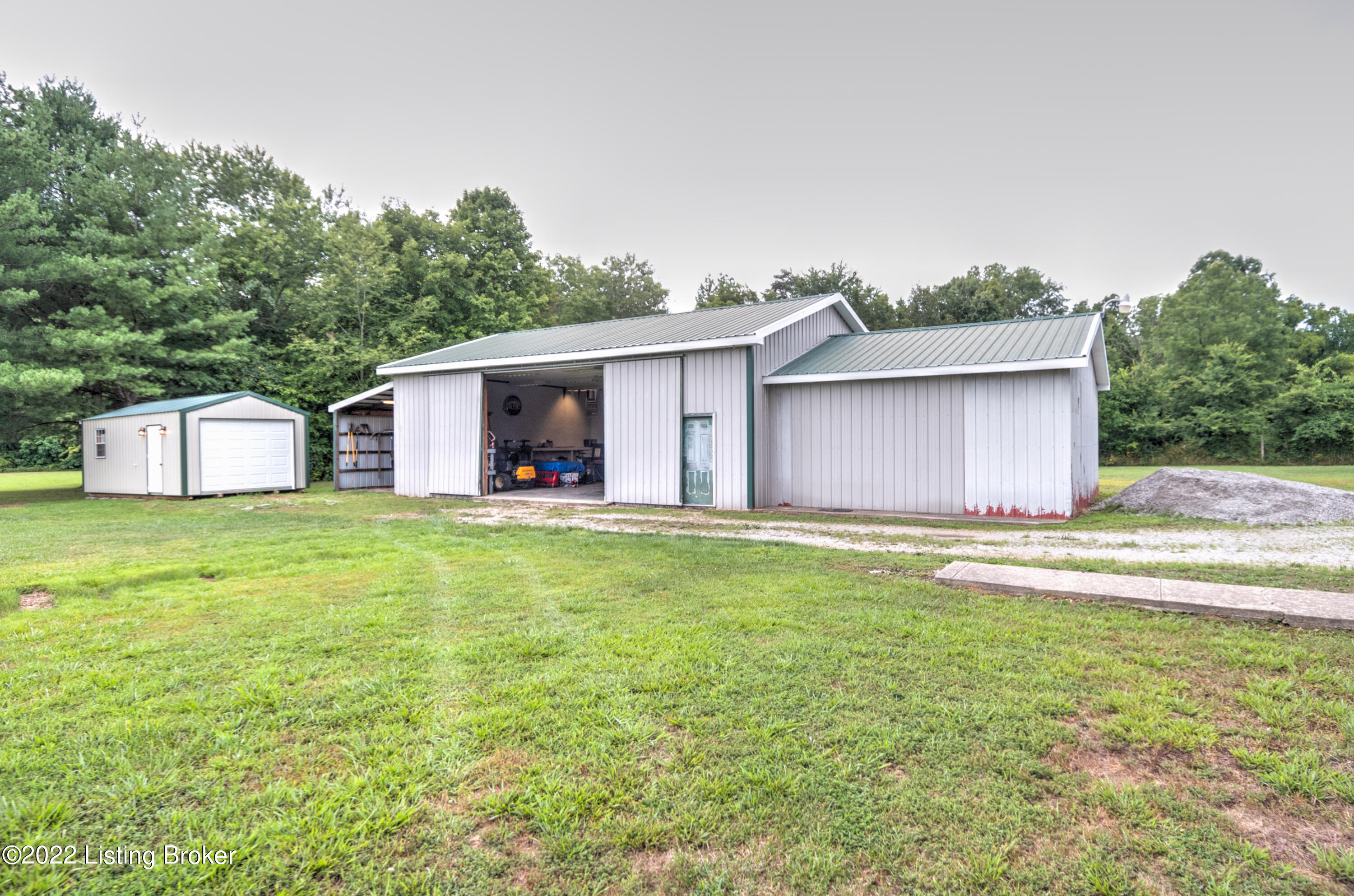 320 Long Lick Farm Road Shepherdsville, KY 40165 - Photo 48 of 66 320LongLikeFarmRd-54