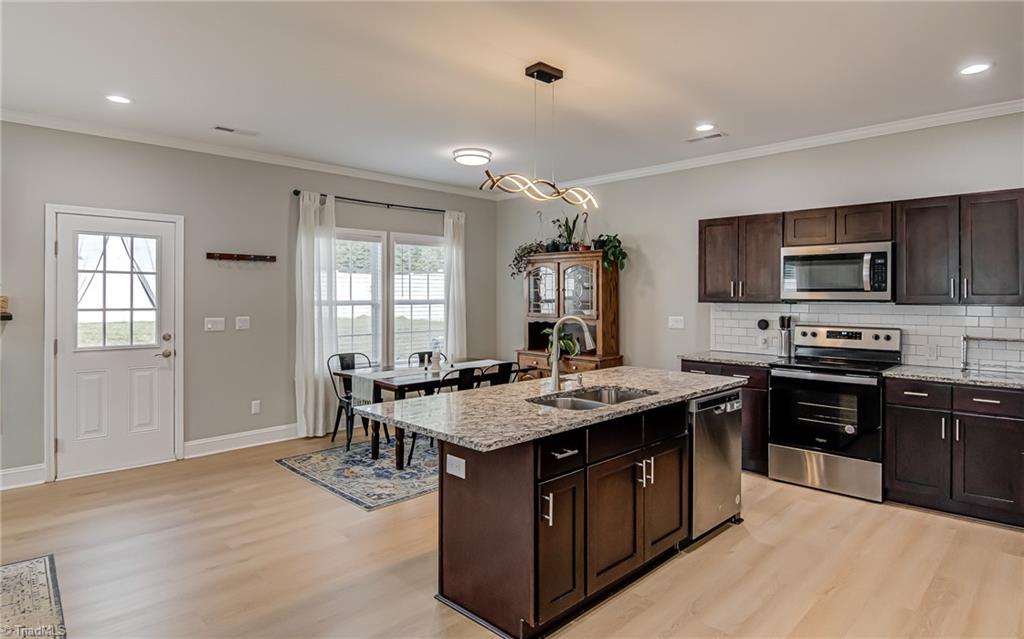 2486 Griffith Road Winston-Salem, NC 27103 - Photo 6 of 43