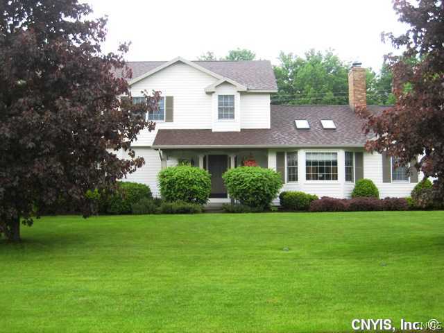 8461 Woodbox Road Manlius, NY 13104 - Photo 1 of 1 Exterior Front