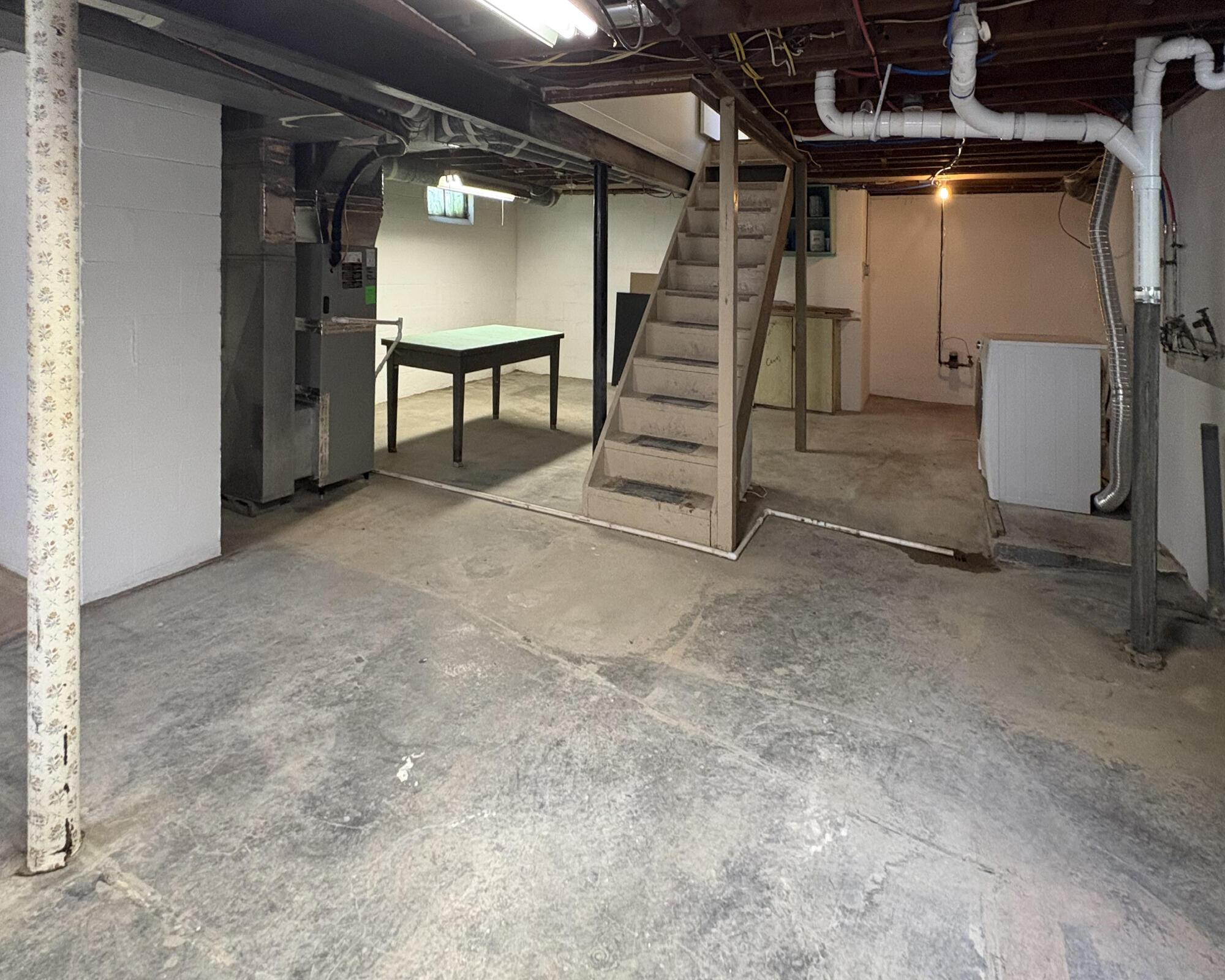 158 Lowell Road Columbus, OH 43209 - Photo 32 of 39 10_basement2