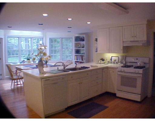 59 Kirkstall Road Newton, MA 02460 - Photo 5 of 9