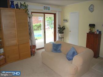 209 Hemlock Lane Springfield, PA 19064 - Photo 5 of 6