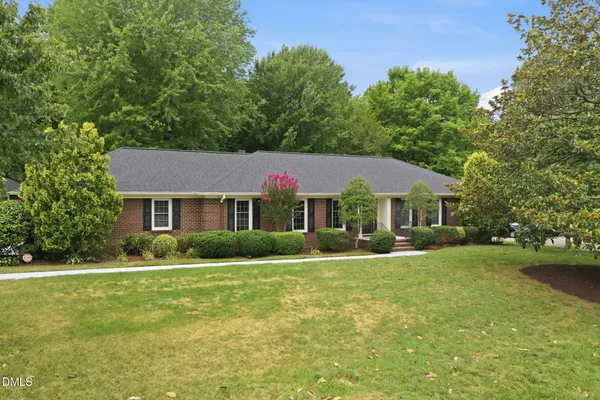 $425,000 | 3203 Forestdale Drive, Burlington, NC 27215
