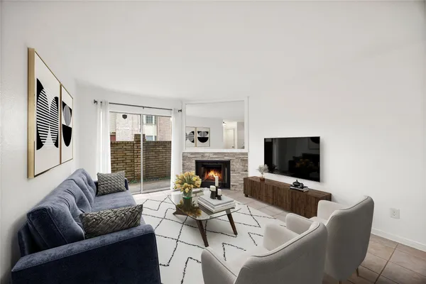 $1,150 | 2120 El Paseo Street, Unit 803, Houston, TX 77054