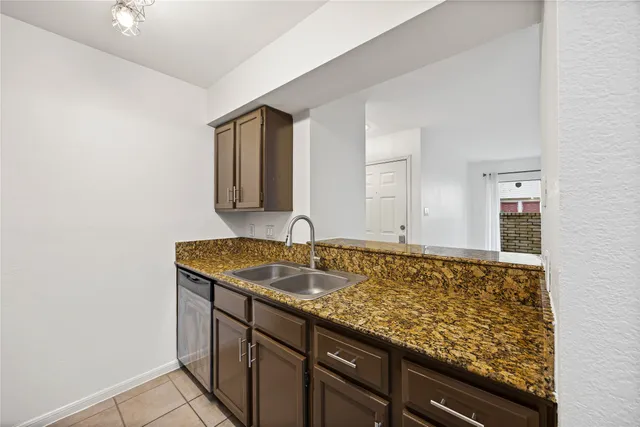 $1,175 | 2120 El Paseo Street, Unit 803, Houston, TX 77054