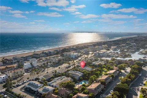 $549,000 | 16922 Pacific Coast Highway, Unit 102, Huntington Beach, CA 92649