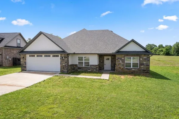 $359,000 | 2909 Blue Heron Circle, Mount Pleasant, TX 75455