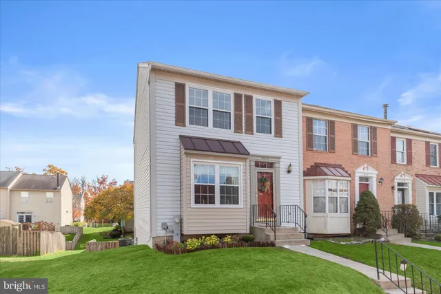 a view of an entryway with staircase