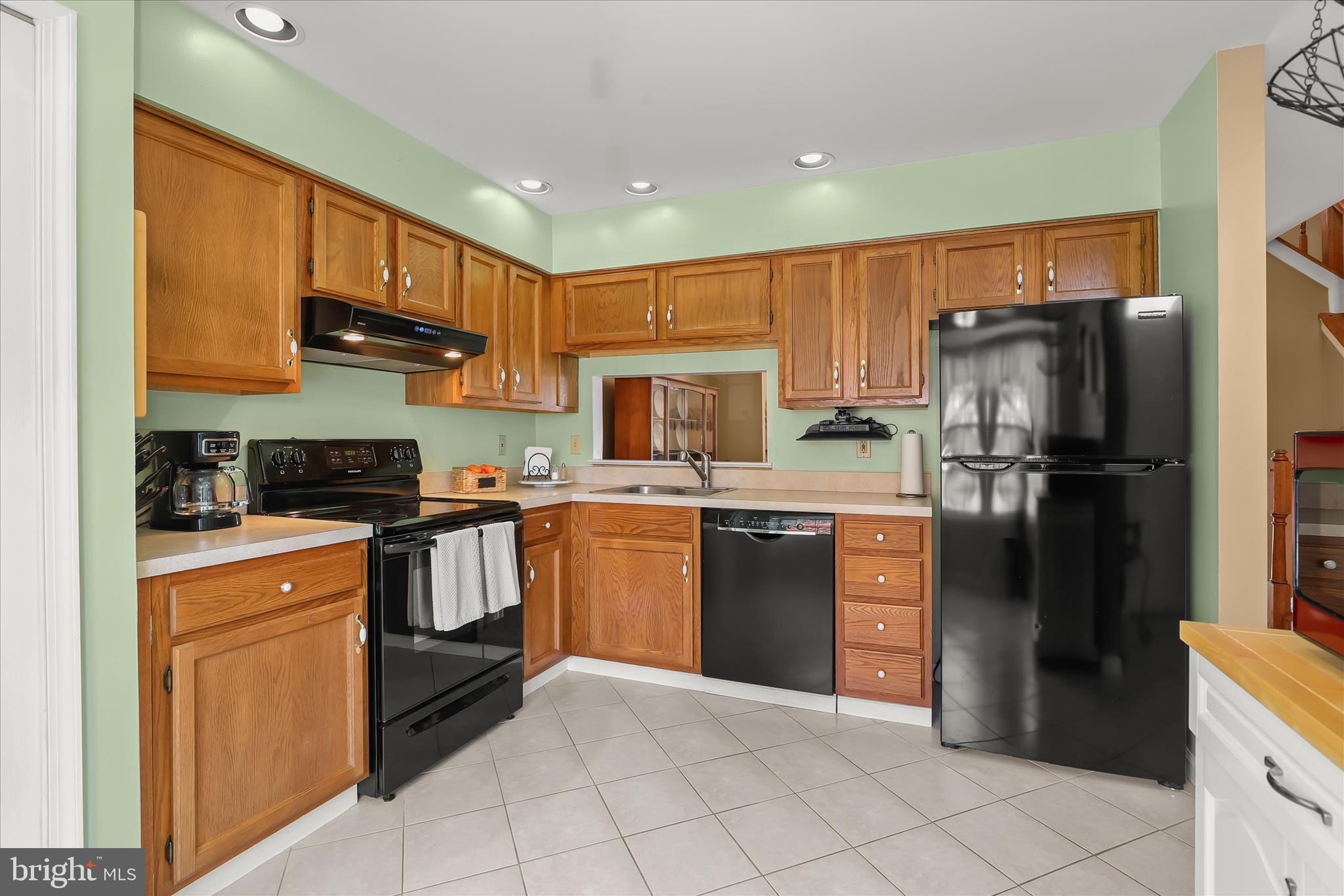 3715 Foxford Stream Road Baltimore, MD 21236 - Photo 4 of 35 Kitchen