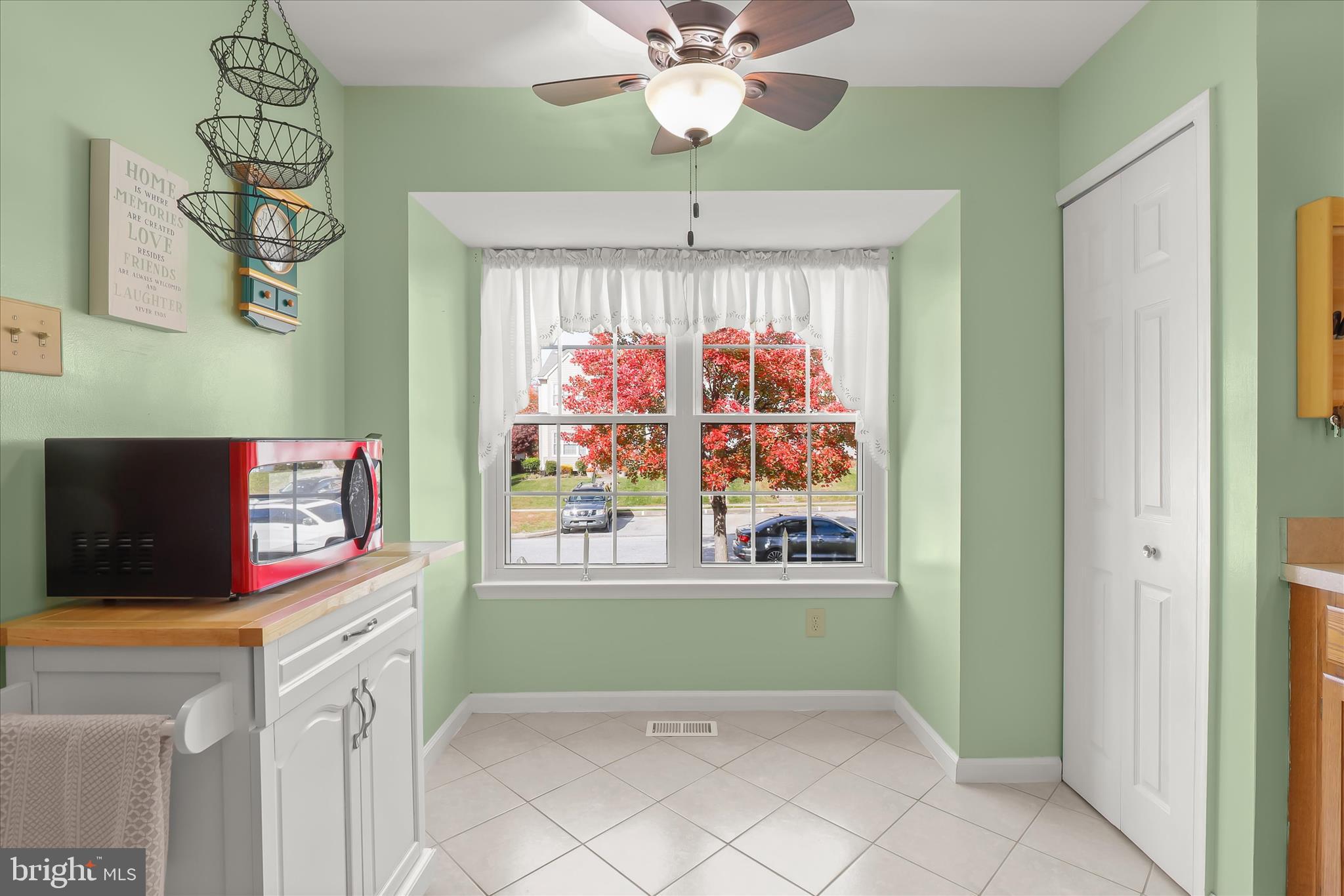 3715 Foxford Stream Road Baltimore, MD 21236 - Photo 6 of 35 Kitchen