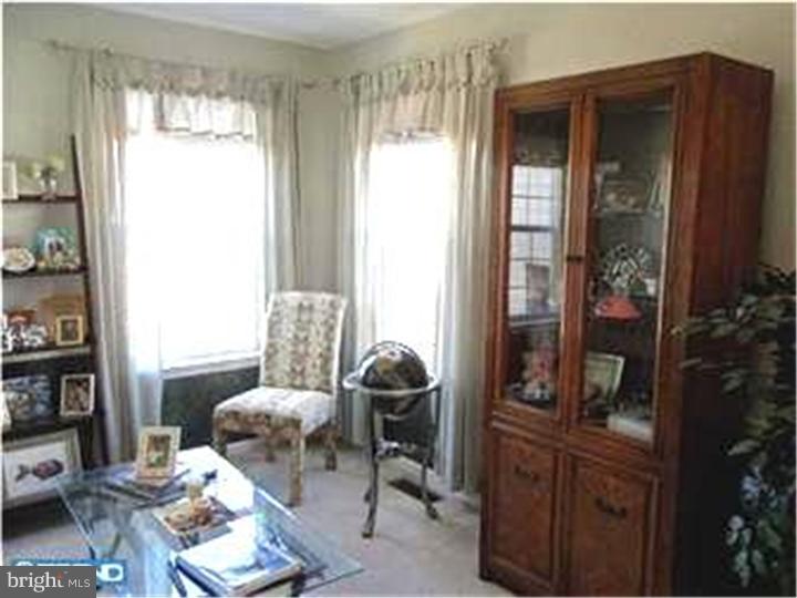 208 Raintree Crossing Hatfield, PA 19440 - Photo 2 of 23 Living Room