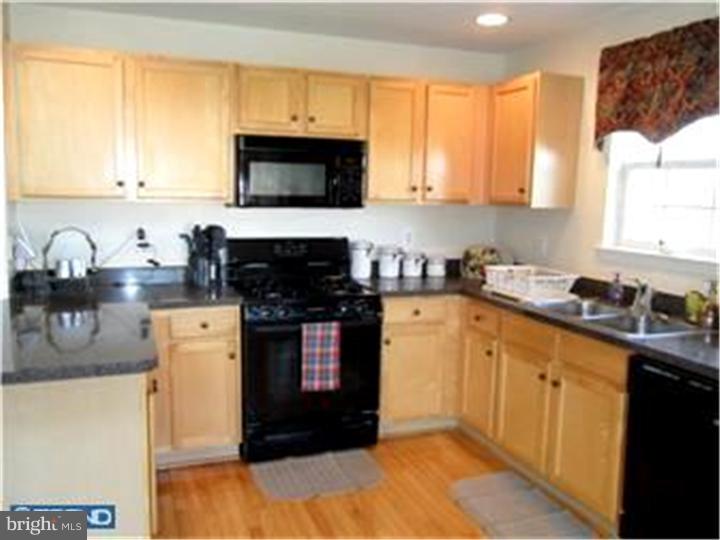 208 Raintree Crossing Hatfield, PA 19440 - Photo 5 of 23 Kitchen