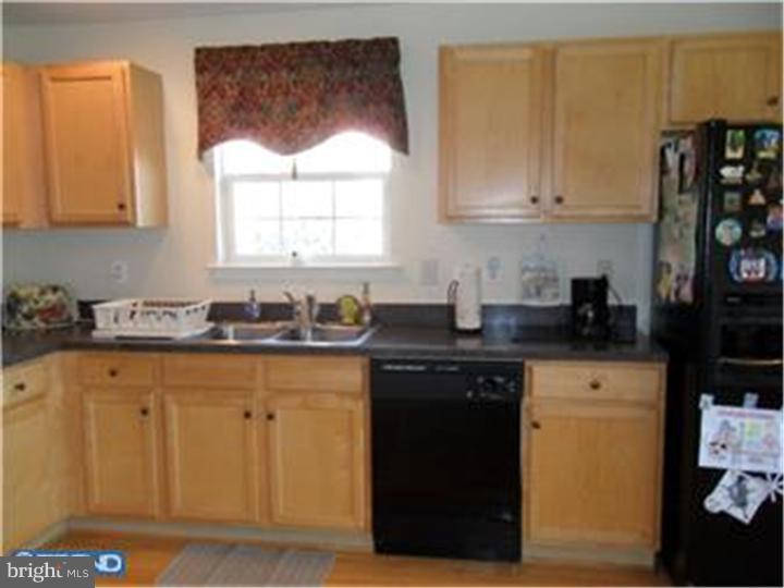 208 Raintree Crossing Hatfield, PA 19440 - Photo 6 of 23 Kitchen