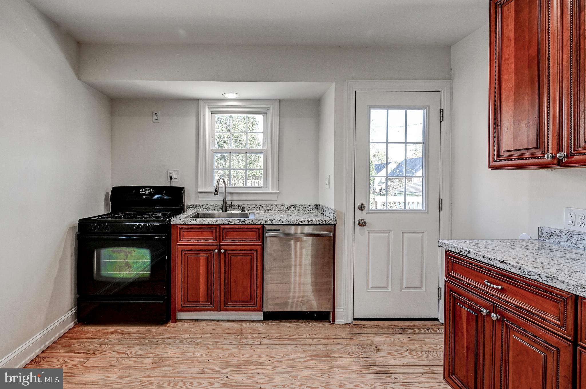 5239 Dewitt Road Halethorpe, MD 21227 - Photo 8 of 26 Gallery Image 8