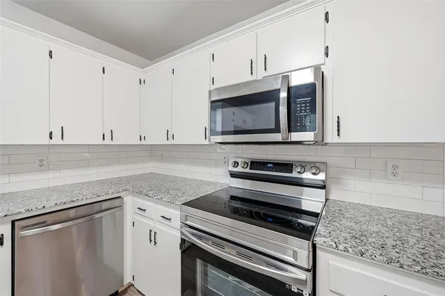 $1,100 | 607 Oldham Street, Bonham, TX 75418