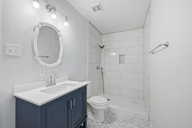 $1,100 | 607 Oldham Street, Bonham, TX 75418