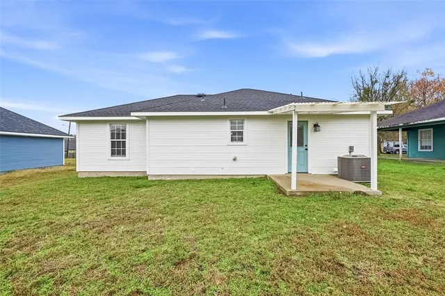 $1,100 | 607 Oldham Street, Bonham, TX 75418
