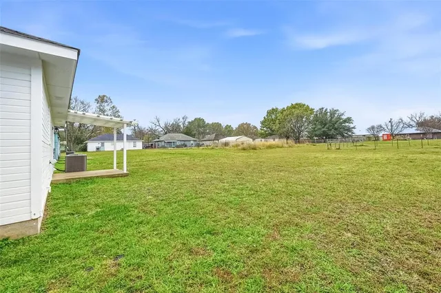 $1,100 | 607 Oldham Street, Bonham, TX 75418