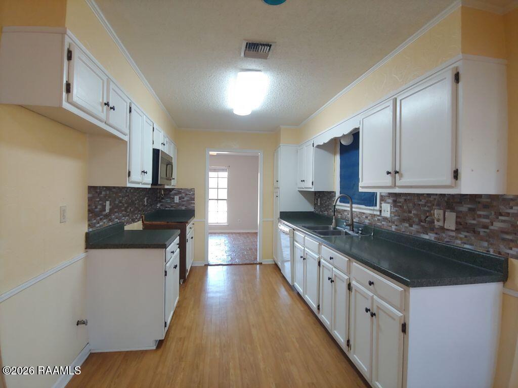 106 Pigeon Loop Lafayette, LA 70508 - Photo 6 of 29 6 Kitchen