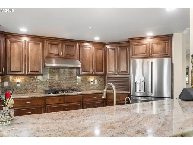 $1,995,000 | 5525 Southeast Scenic Lane, Unit 301, Vancouver, WA 98661